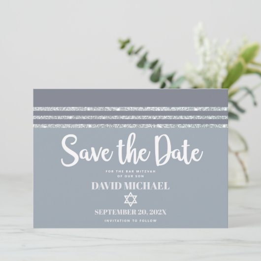 Bar Mitzvah Bold Modern Grijs Zilver Tallit Script Save The Date (Staand voorkant)