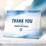 Bar Mitzvah Bold Modern Navy Typografie Blue Folie Bedankkaart<br><div class="desc">Zorg ervoor dat je favoriete Bar Mitzvah zijn waardering show aan iedereen die zijn mijlpaal steunde! Verstuur deze coole, unieke, moderne, gepersonaliseerde bedankt kaart. Metallic lichtblauwe penseelstreken, samen met een vette, marinesblauwe typografie en ster van David, bedekken een eenvoudige, witte achtergrond. Je aangepaste bericht, een blauw marinester van David, en...</div>