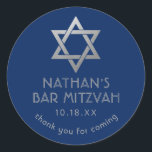Bar Mitzvah Dank u Blue Silver Star van David Ronde Sticker<br><div class="desc">Elegant modern blauw en zilver klassiek bar mitzvah "dank u" gepersonaliseerde stickers met aangepaste naam,  datum en ster van David.</div>