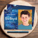 Bar Mitzvah Foto Blauwe Galaxy Waterverf Agaat Kaart<br><div class="desc">Wees trots, blij en toon deze mijlpaal van je favoriete Bar Mitzvah! Verzend deze koele, unieke, moderne, gepersonaliseerde fotouitnodiging voor een gebeurtenis om te herinneren. Op de linkerkant, wit manuscript, gewaagde typografie, en Ster van David, samen met stalen blauw agaat dat met faux zilveren aderen wordt geaccentueerd, bekleed een diepe...</div>