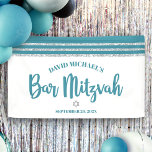 Bar Mitzvah Modern Blauwgroen Silver Tallit Bold S Spandoek<br><div class="desc">Wees trots, blij en toon deze mijlpaal van je favoriete Bar Mitzvah! Hang deze coole, unieke, moderne, gepersonaliseerde banner op om zijn speciale dag aan te vullen. Vet, stoffig blauwgroen blauw, groen script typografie, een zilveren Ster van David en een stoffige blauwgroen blauwe en zilveren glitter gestreept, geïnspireerde grafische bedekking...</div>