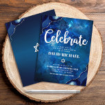 Bar Mitzvah Modern Blue Agate Waterverf Script Informatiekaartje<br><div class="desc">Wees trots, blij en toon deze mijlpaal van je favoriete Bar Mitzvah! Omvat dit koele, unieke, moderne, gepersonaliseerde tussenvoegsel voor extra informatie aan uw gebeurtenis. . Witte scripttypografie en ster van David bedekken een diepe blauwe achtergrond van de waterverf van het sterrenstelsel met een stalen blauw agaat dat voorzien is...</div>