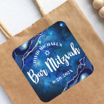 Bar Mitzvah Modern Blue Agate Waterverf Script Vierkante Sticker<br><div class="desc">Wees trots, blij en toon deze mijlpaal van je favoriete Bar Mitzvah! Gebruik deze coole, unieke, moderne, gepersonaliseerde sticker om zijn speciale dag aan te vullen. Witte scripttypografie en ster van David bedekken een diepe blauwe achtergrond van de waterverf van het sterrenstelsel met een blauw blauw blauw blauw agaat met...</div>