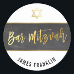 BAR MITZVAH modern grijs krijtbord goud schrijven Ronde Sticker<br><div class="desc">door kat massard >> WWW.SIMPLYSWEETPAPERIE.COM << << *** NOTE - HET SHINY GOLD FOIL EFFECT IS EEN AFGEDRUKT AFBEELDING ** - - - - - - - - - - - - - - - - - - - - - - - - - - - - - - -...</div>