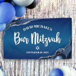 Bar Mitzvah Modern Navy Blue Ombre Agate Script Spandoek<br><div class="desc">Wees trots, blij en toon deze mijlpaal van je favoriete Bar Mitzvah! Hang deze coole, unieke, moderne, gepersonaliseerde banner op om zijn speciale dag aan te vullen. Witte scripttypografie en ster van David bedekken een diepe blauw blauw ombre achtergrond met een stalen blauw agaat met faux zilveren aderen. Pas de...</div>