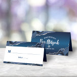 Bar Mitzvah Modern Navy Blue Ombre Silver Agate Plaatskaartje<br><div class="desc">Geen Bar Mitzvah partij is volledig zonder gepersonaliseerde plaatskaarten. Laat je favoriete Bar Mitzvah trots zijn, blij en vieren zijn mijlpaal op zijn perfect gecoördineerde partij. Navy blue typografie bedekt een eenvoudige, witte achtergrond met stalen blauwe, grijze rotsen die zijn geaccentueerd met faux zilveren aderen boven en onder. Op de...</div>