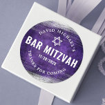 Bar Mitzvah Modern Paarse Waterverf Silver Foil Ronde Sticker<br><div class="desc">Wees trots, blij en toon deze mijlpaal van je favoriete Bar Mitzvah! Gebruik deze coole, unieke, moderne, gepersonaliseerde sticker om zijn speciale dag aan te vullen. Metallic zilverfolie penseelstreken en Star van David, samen met een gewaagde witte typografie, bedekken een rijke, donkere paarse ombre waterverf achtergrond. Pas de douanetekst met...</div>