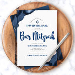 Bar Mitzvah Modern Simple Navy Blue Agate Script Kaart<br><div class="desc">Wees trots, blij en toon deze mijlpaal van je favoriete Bar Mitzvah! Verstuur deze coole, unieke, moderne, gepersonaliseerde uitnodiging voor een evenement om het te herinneren. Navy blue script typografie en Star van David bedekking simpel, witte achtergrond met stalen blauw agaat geaccentueerd met faux zilveren aderen. Pas de douanetekst met...</div>