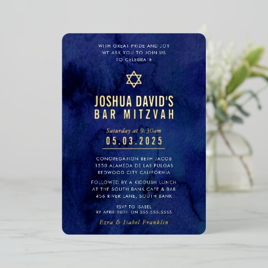 BAR MITZVAH moderne minimale donkerblauwe waterver Folie Uitnodiging (Staand Voorkant)