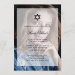 Bar Mitzvah of Bat Mitzvah | Bekleding met foto Kaart<br><div class="desc">Deze eenvoudige en elegante Bar of de kaart van Bat Mitzvah kenmerkt uw persoonlijke foto op de voorzijde,  met een centrumbekleding die elk van uw informatie bevat. De tekst is gemakkelijk aanpasbaar zodat u de formulering kunt aanpassen aan uw behoeften.</div>