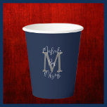 Bar Mitzvah Party Naam Grijs Monogram Wit Blauw Papieren Bekers<br><div class="desc">KIES UW KLEUR en creëer uw eigen stijlvolle, gepersonaliseerde papieren beker voor een Joods Bar Mitswa-feest of een andere gelegenheid. Deze stijl is standaard ingesteld op een klassieke blauwe achtergrond, een grijs monogram en een witte naam en tekst. U kunt eenvoudig een andere achtergrondkleur selecteren. Jij bent de ontwerper! Klassieke,...</div>