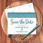 Bar Mitzvah Save Date Blauwgroen Silver Tallit Scr Uitnodiging Briefkaart<br><div class="desc">Zorg ervoor al uw vrienden en familieleden de mijlpaal van uw zoon Bar Mitzvah zullen kunnen vieren! Verzend dit koele, unieke, moderne, gepersonaliseerde "sparen de Datum"briefkaart van de aankondiging. Vet, stoffig blauwgroen blauw, groen script typografie, Ster van David en een stoffige blauwgroen blauwe en zilveren glitter gestreept, geïnspireerde grafische bedekking...</div>