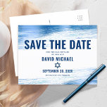 Bar Mitzvah Save Date Navy Typography Blue Folie Uitnodiging Briefkaart<br><div class="desc">Zorg ervoor al uw vrienden en familieleden de mijlpaal van uw zoon Bar Mitzvah zullen kunnen vieren! Verzend dit koele, unieke, moderne, gepersonaliseerde "sparen de Datum"briefkaart van de aankondiging. Metallic lichtblauwe penseelstreken, samen met een vette, marinesblauwe typografie en ster van David, bedekken een eenvoudige, witte achtergrond. Pas de douanetekst met...</div>