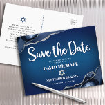 Bar Mitzvah sparen het Manuscript van de Datum van Uitnodiging Briefkaart<br><div class="desc">Zorg ervoor al uw vrienden en familieleden de mijlpaal van uw zoon Bar Mitzvah zullen kunnen vieren! Verzend dit koele, unieke, moderne, gepersonaliseerde "sparen de Datum"briefkaart van de aankondiging. Witte scripttypografie en ster van David bedekken een diepe blauw blauw ombre achtergrond met een stalen blauw agaat met faux zilveren aderen....</div>