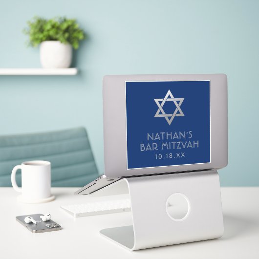 Bar Mitzvah Sticker voor Decor of Favors (Laptop op bureau)
