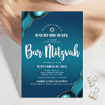 Bar Mitzvah Turquoise Ombre Agate Modern Script Kaart<br><div class="desc">Wees trots, blij en toon deze mijlpaal van je favoriete Bar Mitzvah! Verstuur deze coole, unieke, moderne, gepersonaliseerde uitnodiging voor een evenement om het te herinneren. Witte scripttypografie en een faux gouden ster van David bedekken een diepe turquoise blauwgroen blauwe ombre achtergrond met turquoise blue agate, voorzien van faux gouden...</div>