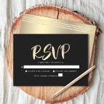 Bar Mitzvah Zwart Goud Folie Script Vet Modern RSVP Kaartje<br><div class="desc">Wees trots, verheug je en laat deze mijlpaal van je favoriete Bar Mitzvah zien! Neem deze prachtige, moderne, gepersonaliseerde RSVP-wisselkaart voor uw evenement op. Graphic faux gold folie kalligrafie script bedekt een rijke, dramatische, zwarte achtergrond. Personaliseer de aangepaste tekst met de "antwoorddatum". In dit trendy en speciale collectie zijn ook...</div>