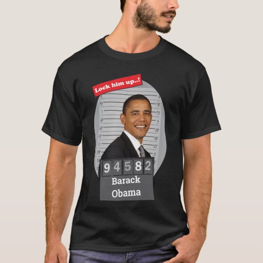 BARACK OBAMA 🤣 Grappige Mugshot-nieuwigheid sluit T-shirt (Voorkant)