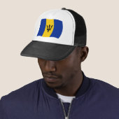 Barbados Vlag Hoed Trucker Pet (In situ)