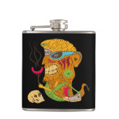 Barbecue Tiki Monster met worst en menselijke sche Heupfles (Voorkant)