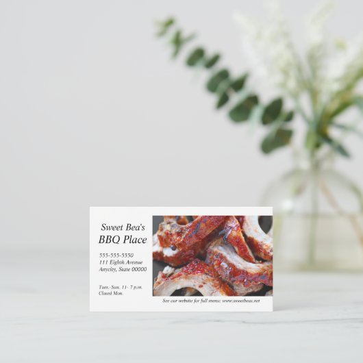 Barbecued baby back-up dichtbij visitekaartje (Staand voorkant)