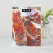 Barbecuedribben op een bord kaart (Staand voorkant)