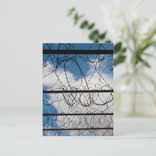 Barbed Wire Fence Briefkaart (Staand voorkant)
