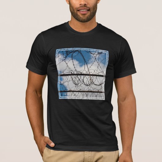 Barbed Wire Fence T-shirt (Voorkant)