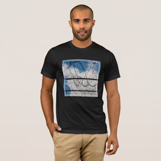 Barbed Wire Fence T-shirt (Voorkant volledig)