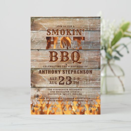 Barbeque Verjaardag Hout Smokin Hete BBQ Kaart (Staand voorkant)