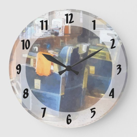 Barberstoel met Oranje Barber Cape Grote Klok (Voorkant)