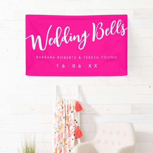 Barbiecore Heet Roze Wit Kalligrafie Bruiloft Spandoek (Insitu)