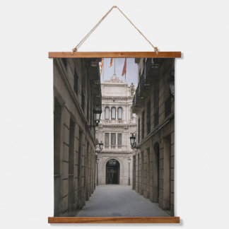 Barcelona Passage — Minimaal Licht Hangend Wandkleed