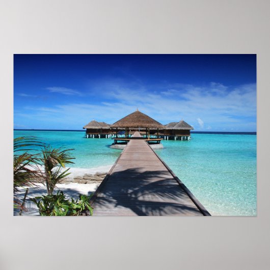 Bardwalk, Dock to Cabanas, Beach, Ocean, Maldives Poster (Voorkant)