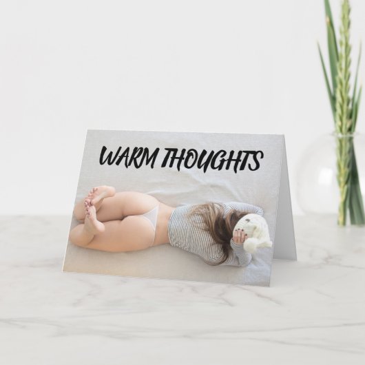 BARE MAAR G-STRING BEACH GIRL FUNNY BIRTHDAY KAART (Voorkant)