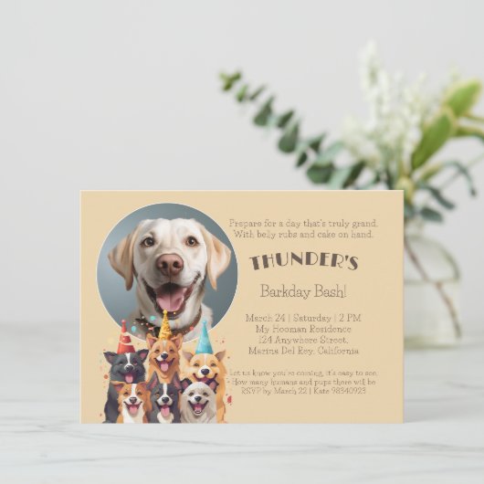 Bark Day Bash Doggo Verjaardag Kaart (Staand voorkant)