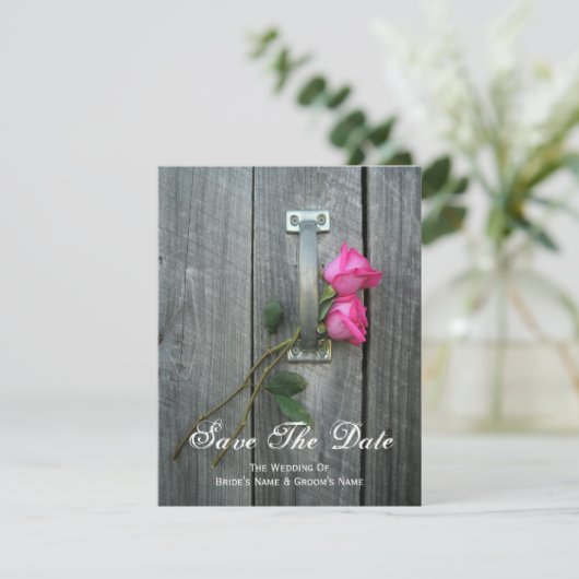 Barn-deur en roze rozen die de datum opslaan save the date (Staand voorkant)