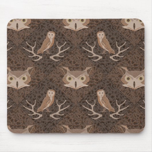 Barn en Hoot Owl over een Bruin Moss Pattern Muismat (Voorkant)