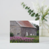 Barn en wilde bloemen briefkaart (Staand voorkant)
