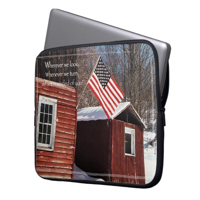 Barn Flag Patriotic Herinnert iedereen rond Laptop Sleeve (Voorkant Links)