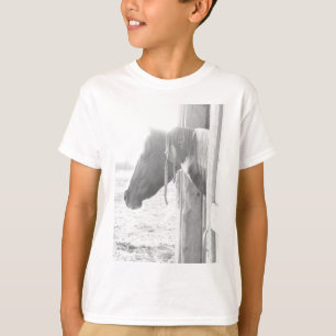 Barn Horse/Black en White Photography T-shirt
