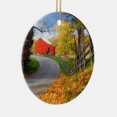 Barn in Herfst Keramisch Ornament (Rechts)