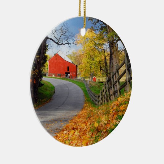 Barn in Herfst Keramisch Ornament (Rechts)