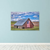 Barn met Amerikaanse vlag | Colfax, Washington Canvas Afdruk (Insitu (Houten vloer))