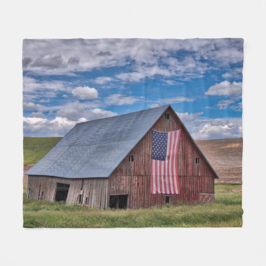 Barn met Amerikaanse vlag | Colfax, Washington Fleece Deken (Voorkant (Horizontaal))