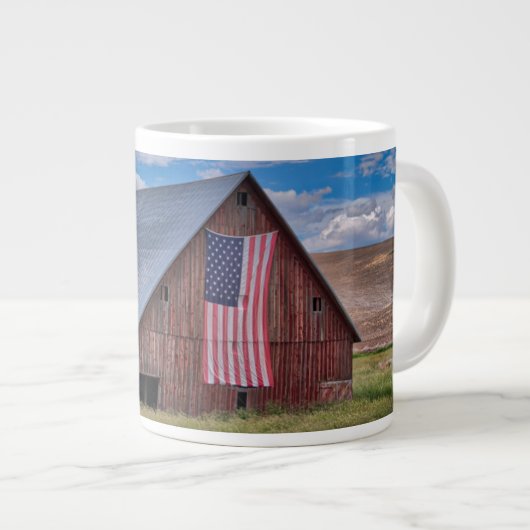 Barn met Amerikaanse vlag | Colfax, Washington Grote Koffiekop (Voorkant rechts)