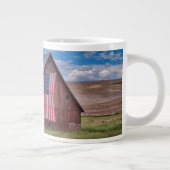 Barn met Amerikaanse vlag | Colfax, Washington Grote Koffiekop (Rechts)