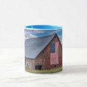 Barn met Amerikaanse vlag | Colfax, Washington Mok (Midden)