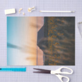 Barn omringd door een zonnebloemveld op zonsonderg tissuepapier (Craft)