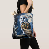 Barn Owl en volle maan Tote Bag (Dichtbij)